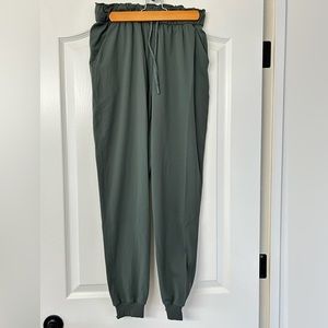 Lululemon Stretch High Rise Jogger size 6
